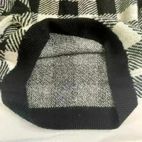Vince Camuto Chunky Wednesday Addams Goth Knit Checkered Sweater  in Small - Picture 6 of 7